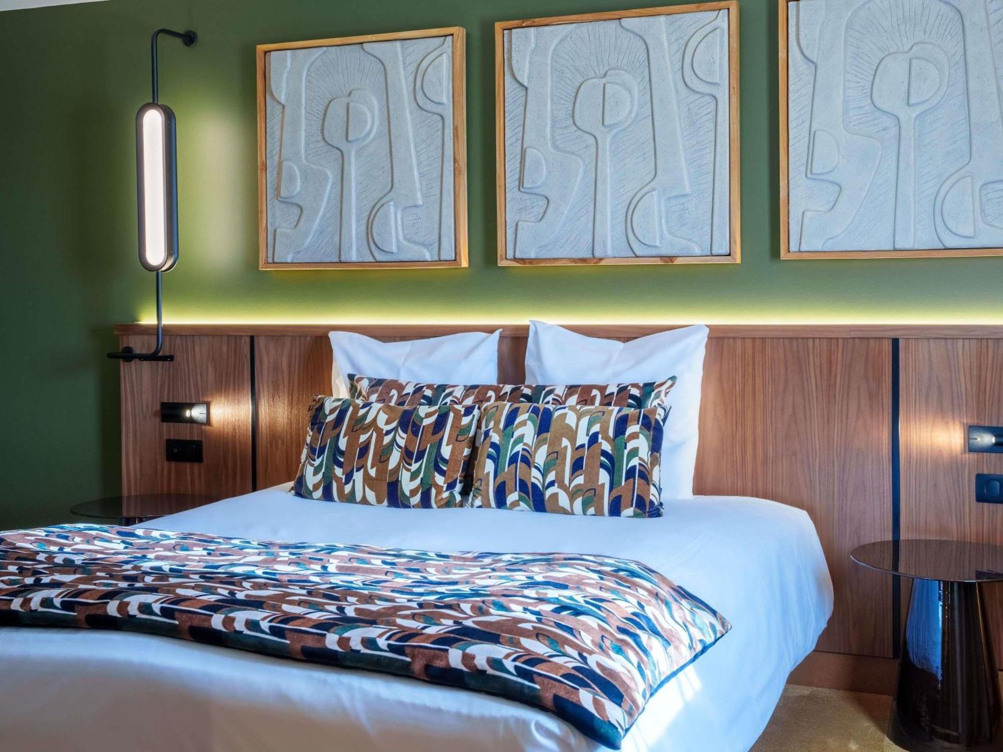 Suite con 1 Letto Matrimoniale e Divano-Letto